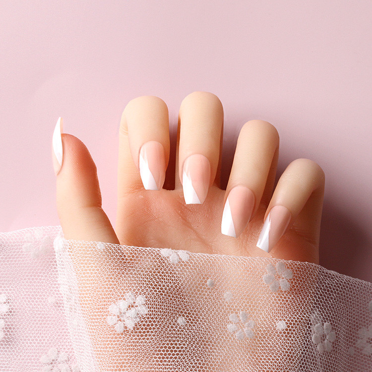 Fashion Coffin Nails In The Exquisite Packing Box With Ribbon Hanger And Silky Touch