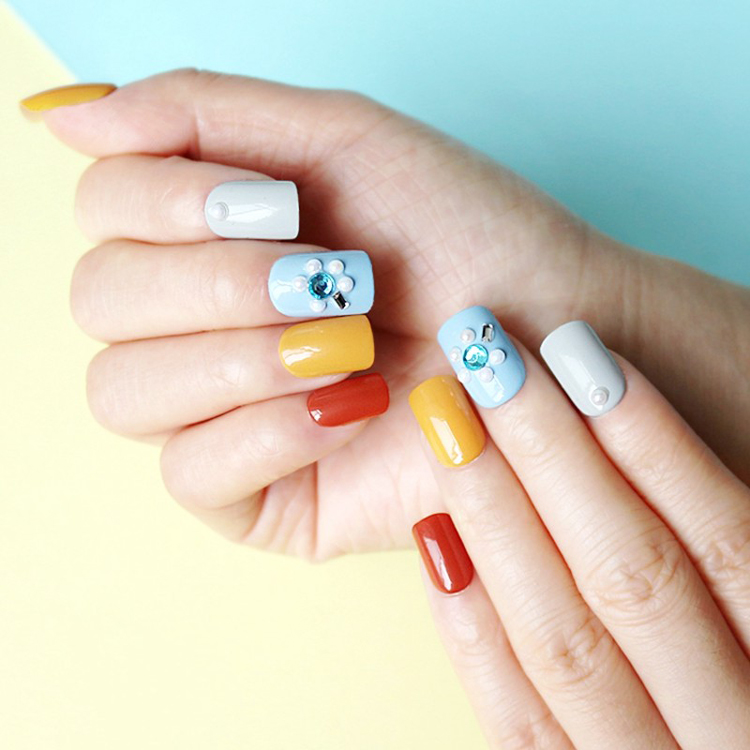Square Shape With Decoration Winter Design Press On Nail